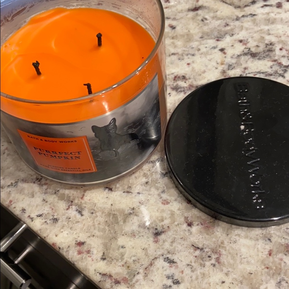 Bath and body works candle